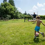 Village Toue Du Domaine Des Demoiselles * Chassenard