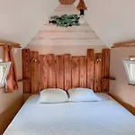 Village Toue Du Domaine Des Demoiselles Bådhotel *