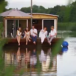 Bådhotel Village Toue Du Domaine Des Demoiselles Chassenard