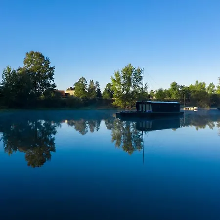 Village Toue Du Domaine Des Demoiselles * Chassenard