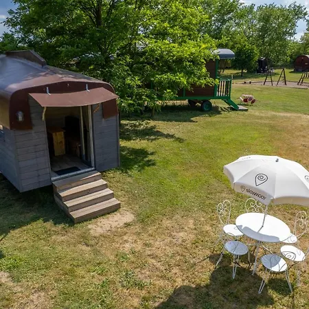 Tekne Village Toue Du Domaine Des Demoiselles Chassenard