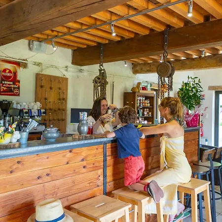 Tekne Village Toue Du Domaine Des Demoiselles Chassenard