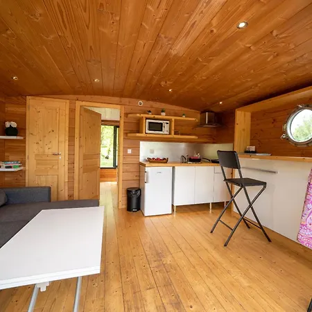 Tekne Village Toue Du Domaine Des Demoiselles Chassenard