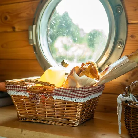 Village Toue Du Domaine Des Demoiselles * Chassenard