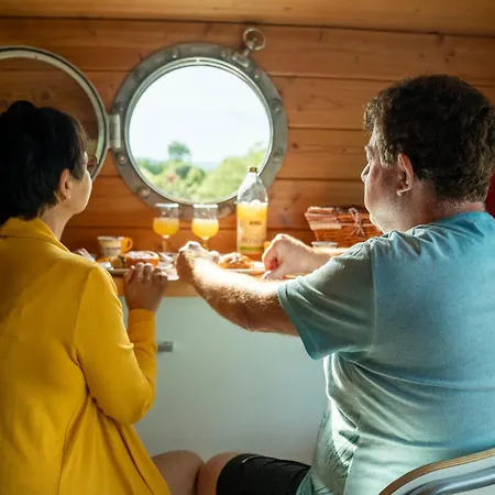 Village Toue Du Domaine Des Demoiselles