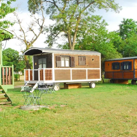 Village Toue Du Domaine Des Demoiselles Tekne Chassenard