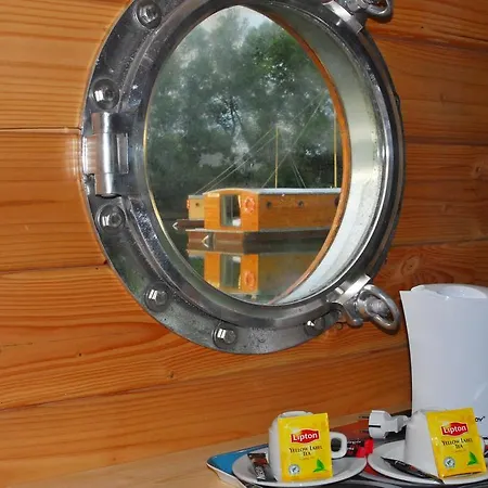 Tekne Village Toue Du Domaine Des Demoiselles Chassenard