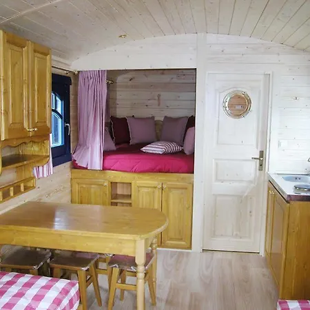 Village Toue Du Domaine Des Demoiselles Tekne Chassenard