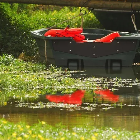 Village Toue Du Domaine Des Demoiselles