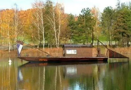 Tekne Village Toue Du Domaine Des Demoiselles Chassenard