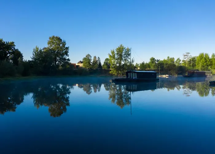 Village Toue Du Domaine Des Demoiselles * Chassenard