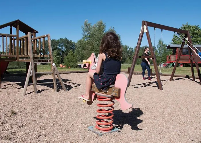 Village Toue Du Domaine Des Demoiselles