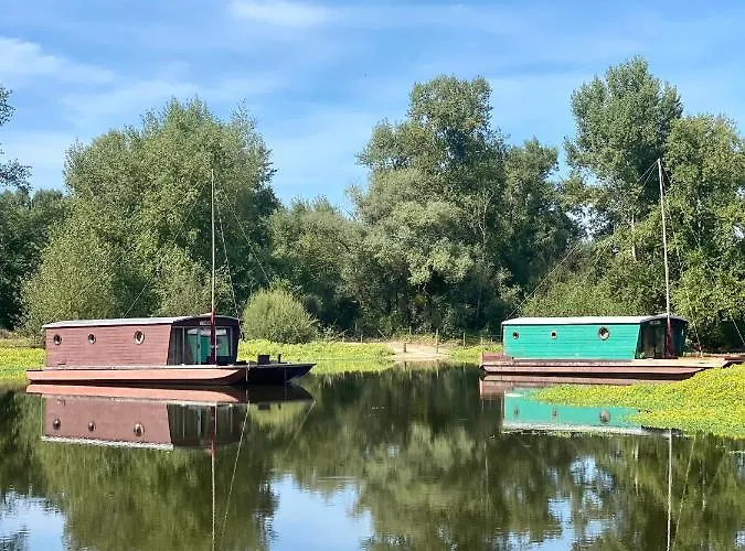Village Toue Du Domaine Des Demoiselles * Chassenard