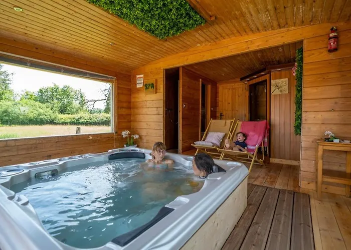 Village Toue Du Domaine Des Demoiselles Botel *