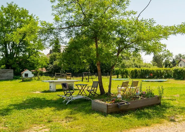 Botel Village Toue Du Domaine Des Demoiselles *