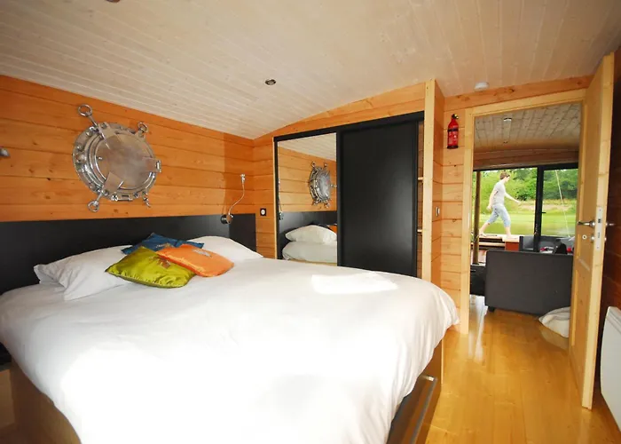 Village Toue Du Domaine Des Demoiselles