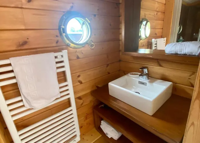 Village Toue Du Domaine Des Demoiselles Chassenard