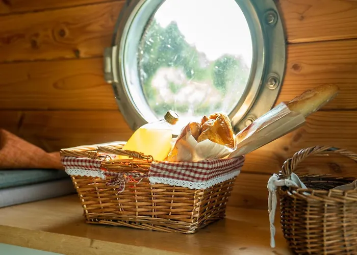 Village Toue Du Domaine Des Demoiselles * Chassenard