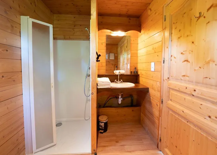 Village Toue Du Domaine Des Demoiselles Botel Chassenard