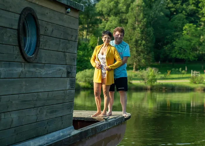 Village Toue Du Domaine Des Demoiselles Botel *