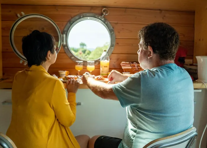 Village Toue Du Domaine Des Demoiselles