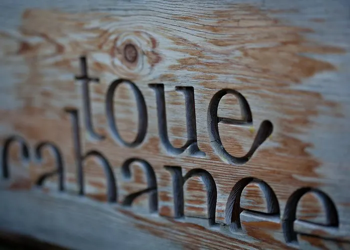 Village Toue Du Domaine Des Demoiselles