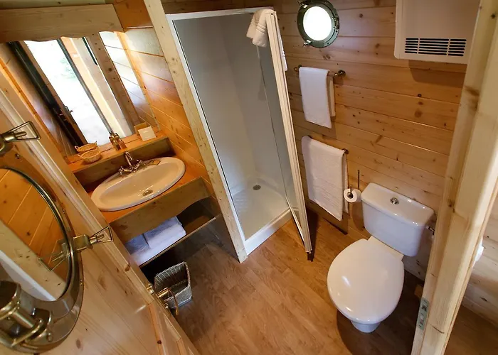 Botel Village Toue Du Domaine Des Demoiselles