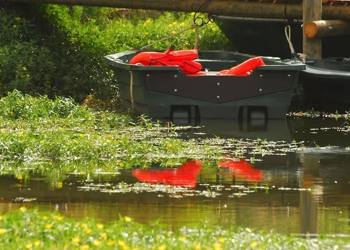 Village Toue Du Domaine Des Demoiselles